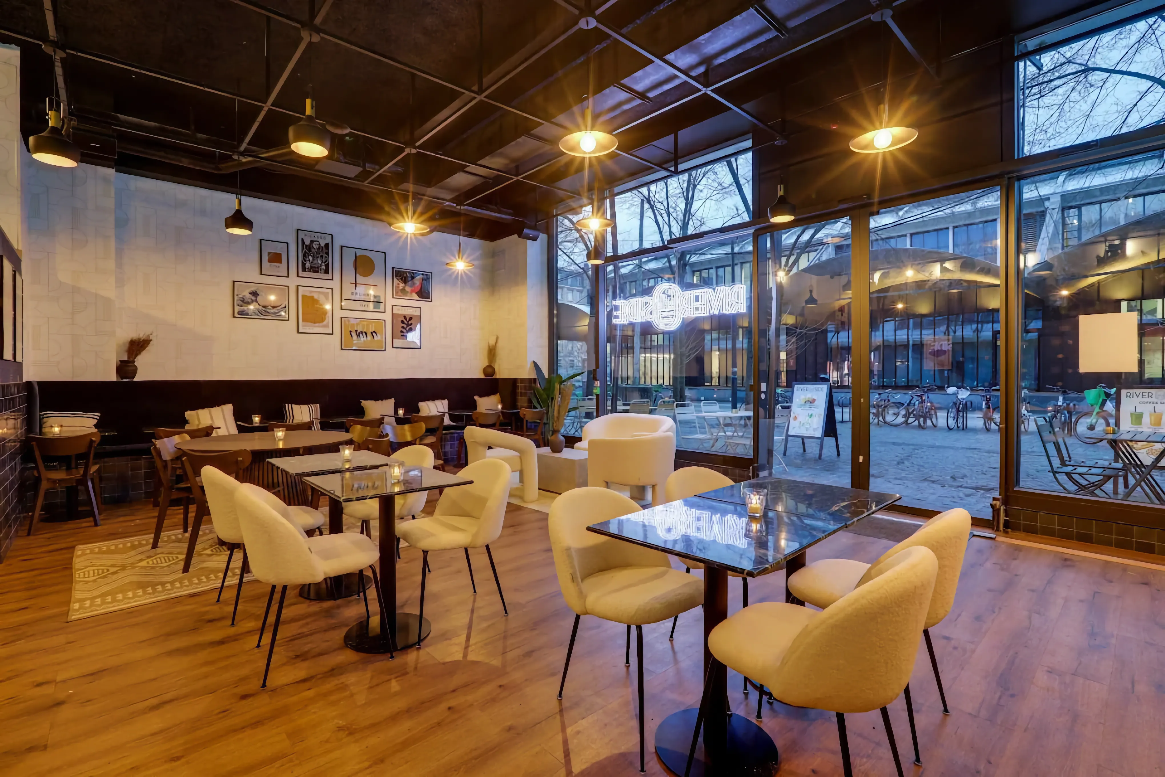 Riverside - Bar & Restaurant Paris 13e | Cocktails, Happy Hour & Evenements